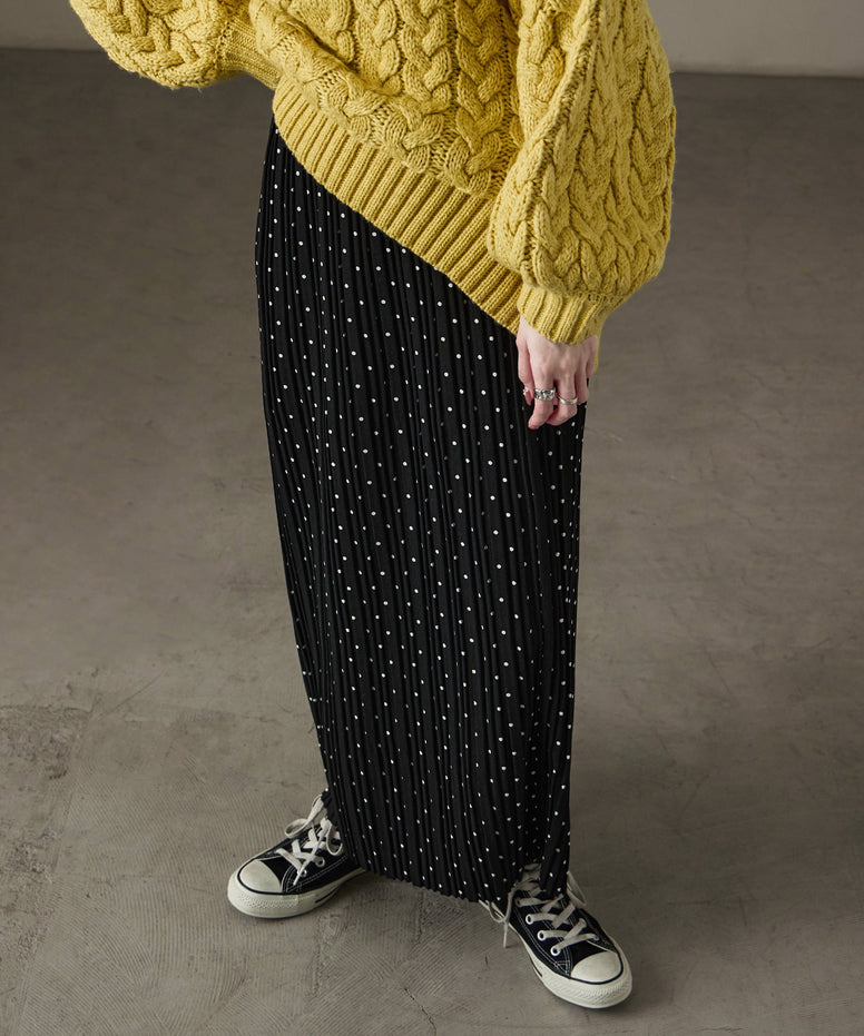 {"color":"\u30d6\u30e9\u30c3\u30af","info":"model\uff1aH158cm size\uff1aM"}