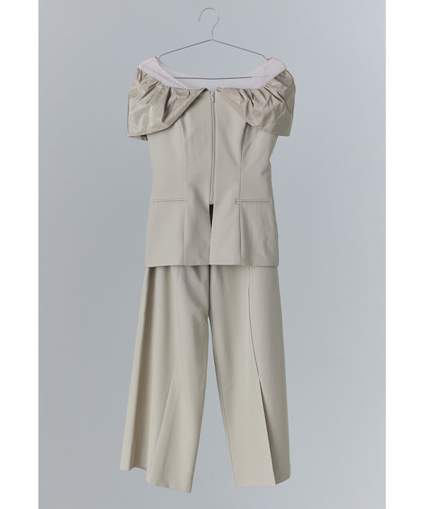 {"color":"\u30d9\u30fc\u30b8\u30e5","info":""}