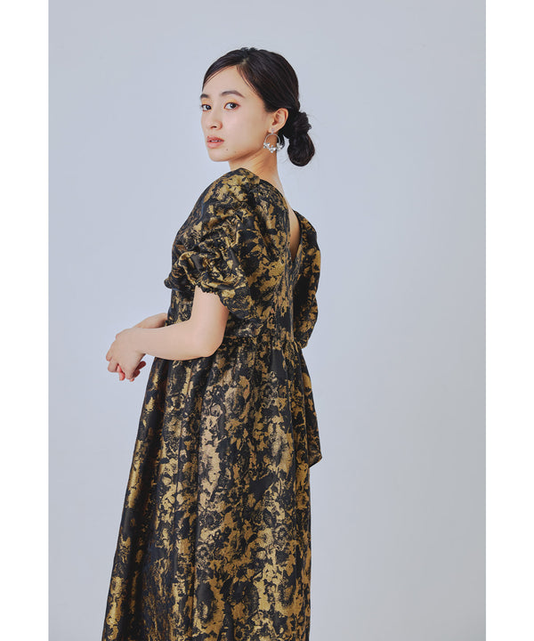{"color":"\u30d6\u30ed\u30f3\u30ba","info":"model\uff1aH165cm size\uff1aM"}