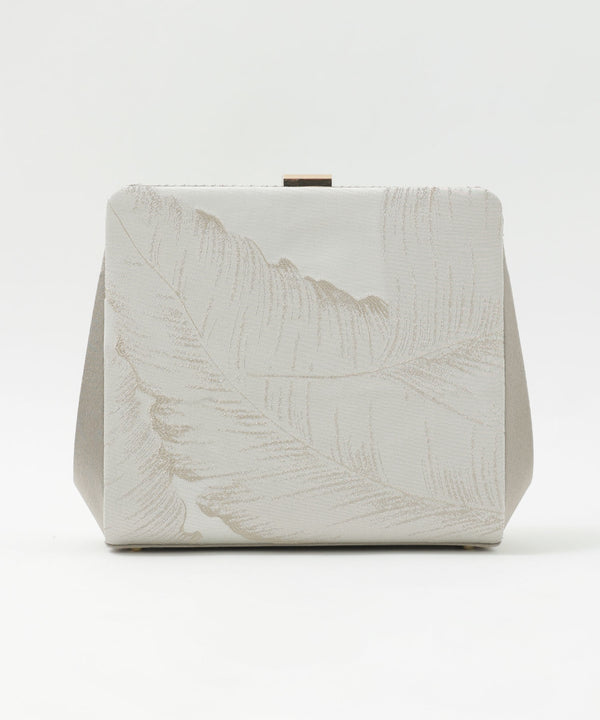 {"color":"\u30b0\u30ec\u30fc\u30b8\u30e5","info":""}