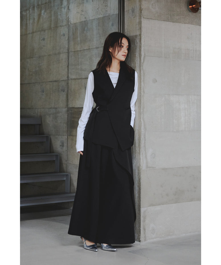 {"color":"\u30d6\u30e9\u30c3\u30af","info":"model\uff1aH165cm size\uff1aM"}