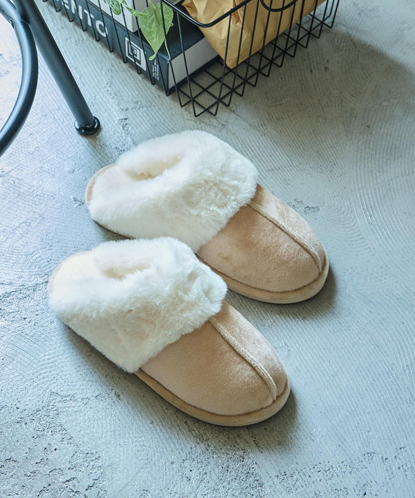 {"color":"\u30d9\u30fc\u30b8\u30e5","info":""}