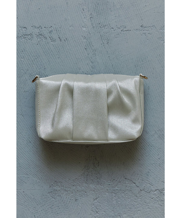 {"color":"\u30d9\u30fc\u30b8\u30e5","info":""}