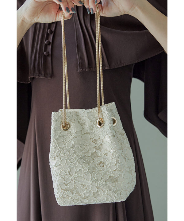 {"color":"\u30d9\u30fc\u30b8\u30e5","info":""}