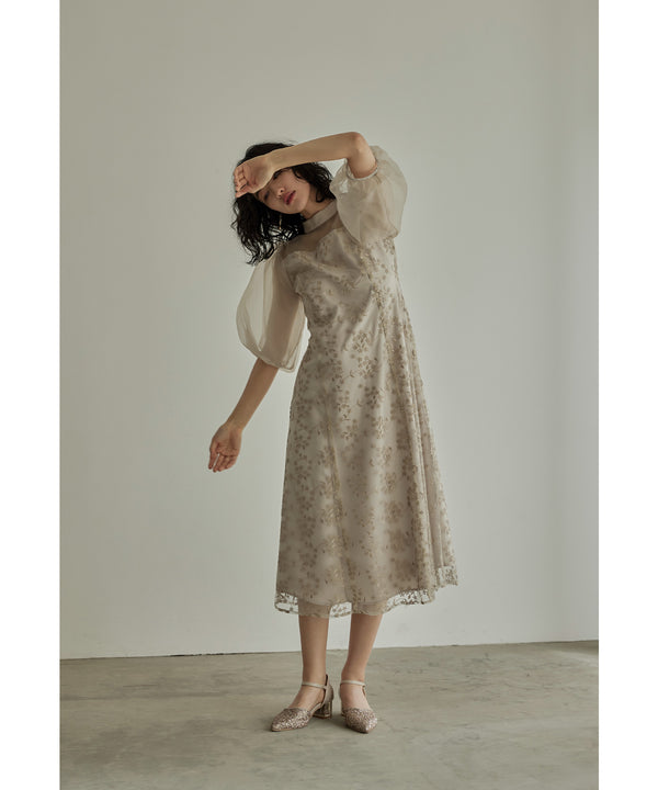 {"color":"\u30d9\u30fc\u30b8\u30e5","info":"model\uff1aH166cm size\uff1aM"}