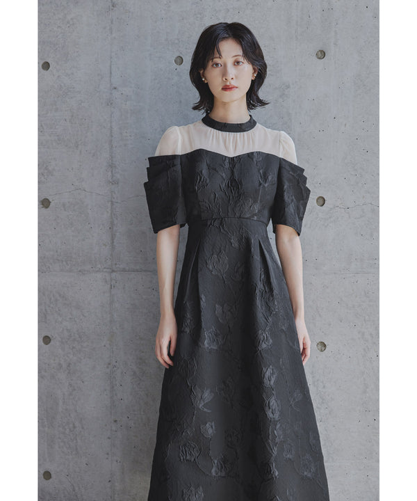 {"color":"\u30d6\u30e9\u30c3\u30af","info":"model\uff1aH166cm size\uff1aM"}