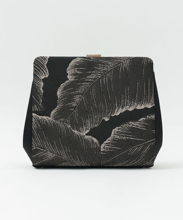 {"color":"\u30d6\u30e9\u30c3\u30af","info":""}