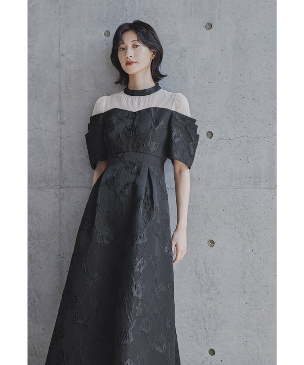 {"color":"\u30d6\u30e9\u30c3\u30af","info":"model\uff1aH166cm size\uff1aM"}