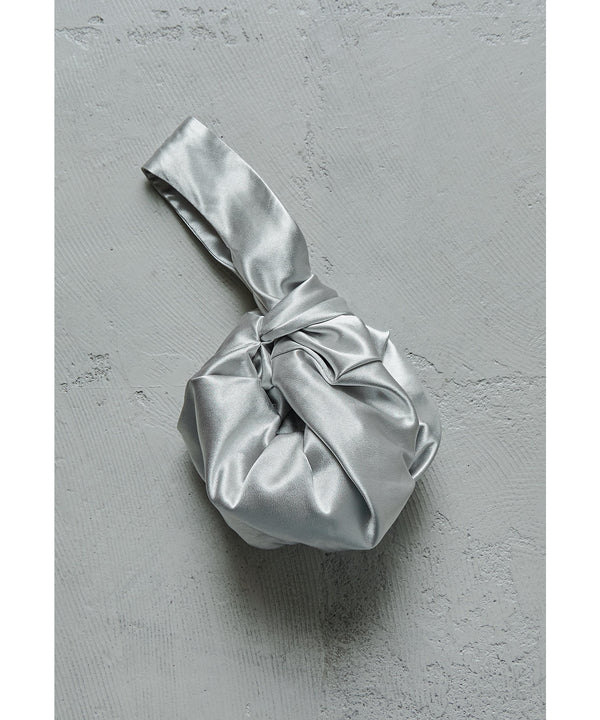 {"color":"\u30b7\u30eb\u30d0\u30fc","info":""}