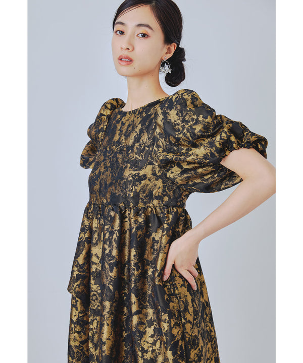 {"color":"\u30d6\u30ed\u30f3\u30ba","info":"model\uff1aH165cm size\uff1aM"}