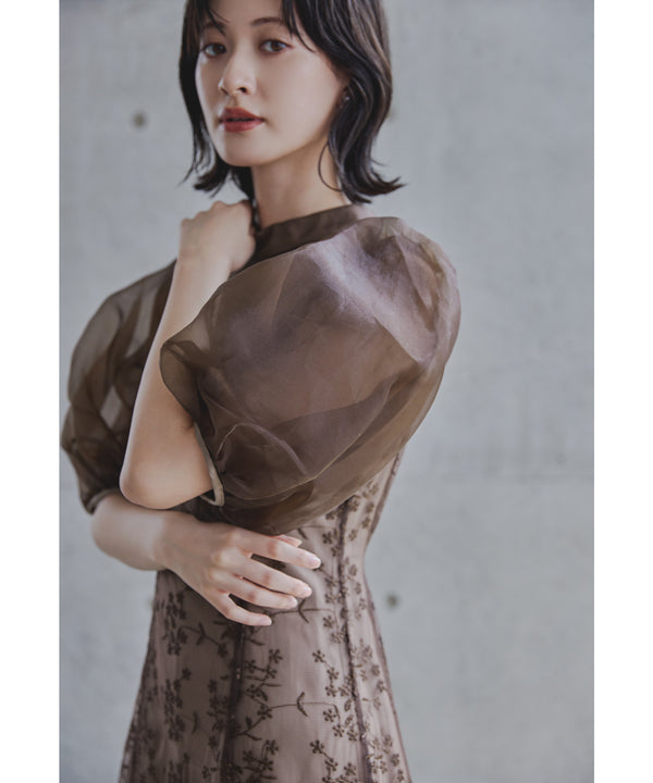 {"color":"\u30d6\u30e9\u30a6\u30f3","info":"model\uff1aH166cm size\uff1aM"}