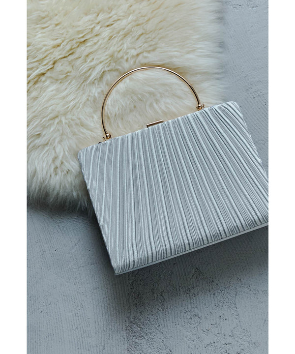 {"color":"\u30b7\u30eb\u30d0\u30fc","info":""}