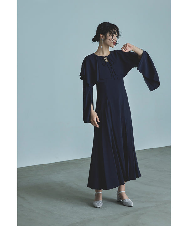 {"color":"\u30b7\u30eb\u30d0\u30fc","info":"model\uff1aH167cm size\uff1aLL(24.5cm)"}