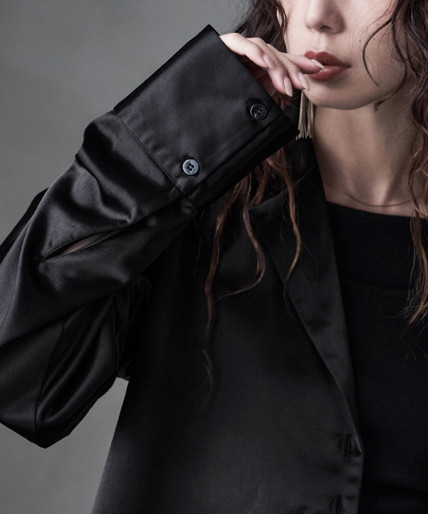 {"color":"\u30d6\u30e9\u30c3\u30af","info":"model\uff1aH166cm size\uff1aF"}