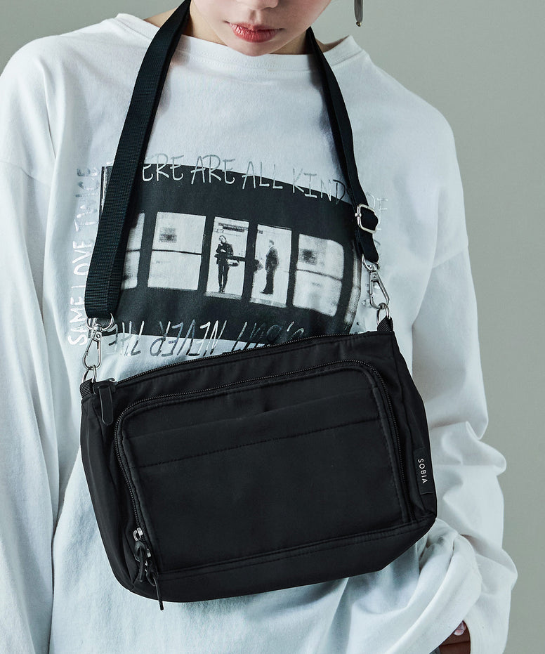 {"color":"\u30d6\u30e9\u30c3\u30af","info":""}