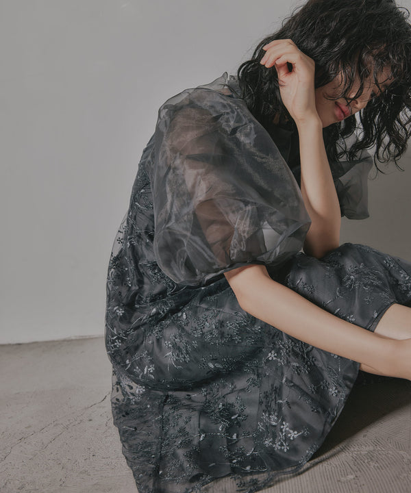 {"color":"\u30c0\u30fc\u30af\u30b0\u30ec\u30fc","info":"model\uff1aH166cm size\uff1aM"}