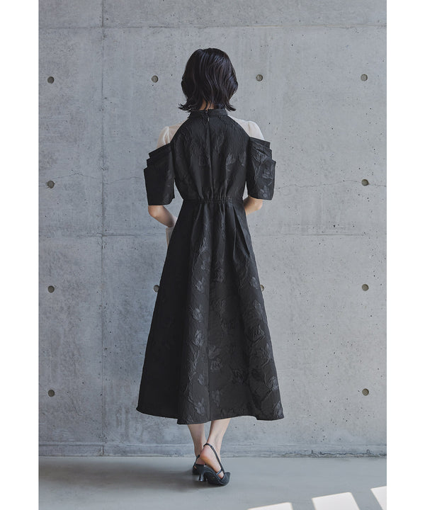 {"color":"\u30d6\u30e9\u30c3\u30af","info":"model\uff1aH166cm size\uff1aM"}