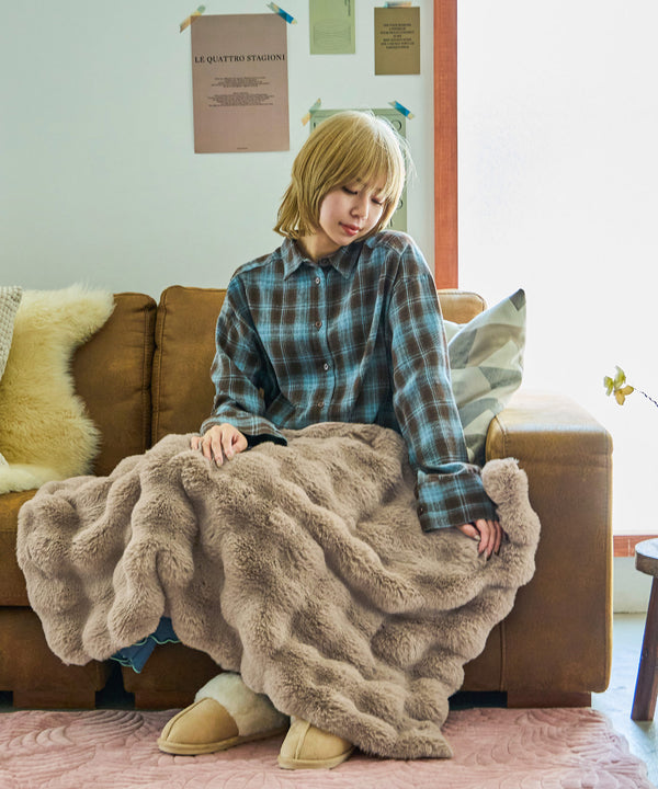 {"color":"\u30d9\u30fc\u30b8\u30e5","info":""}