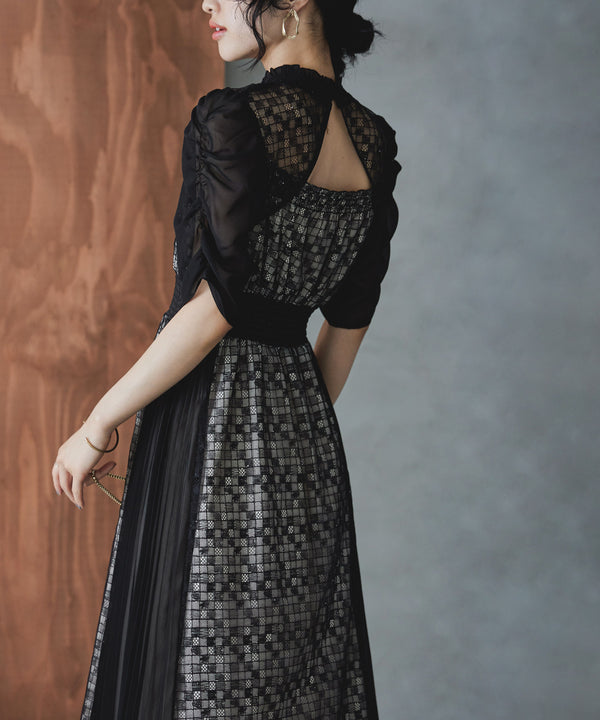 {"color":"\u30d6\u30e9\u30c3\u30af","info":"model\uff1aH167cm size\uff1aM"}