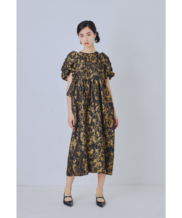 {"color":"\u30d6\u30ed\u30f3\u30ba","info":"model\uff1aH165cm size\uff1aM"}
