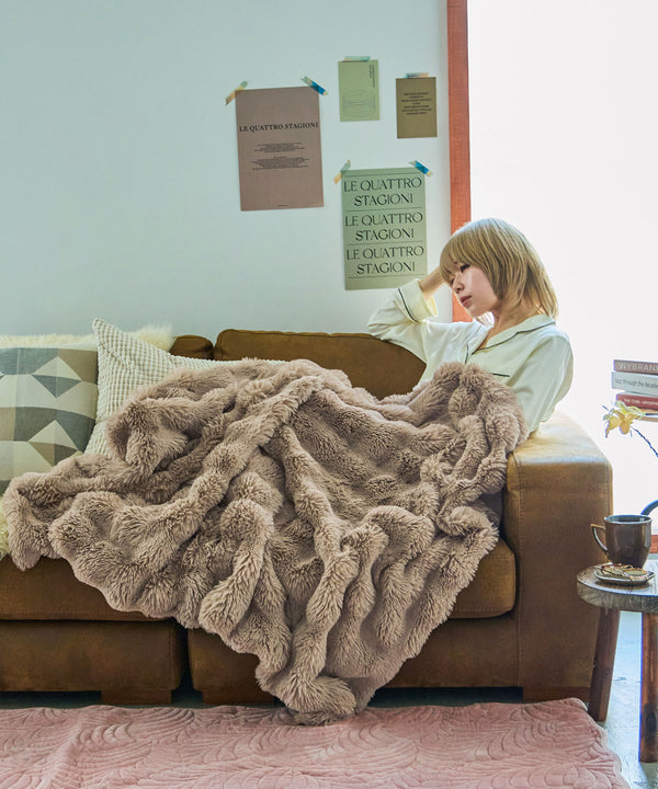 {"color":"\u30d9\u30fc\u30b8\u30e5","info":"model\uff1aH158cm size\uff1aF"}