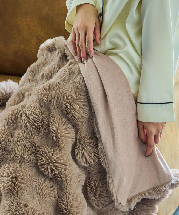 {"color":"\u30d9\u30fc\u30b8\u30e5","info":""}