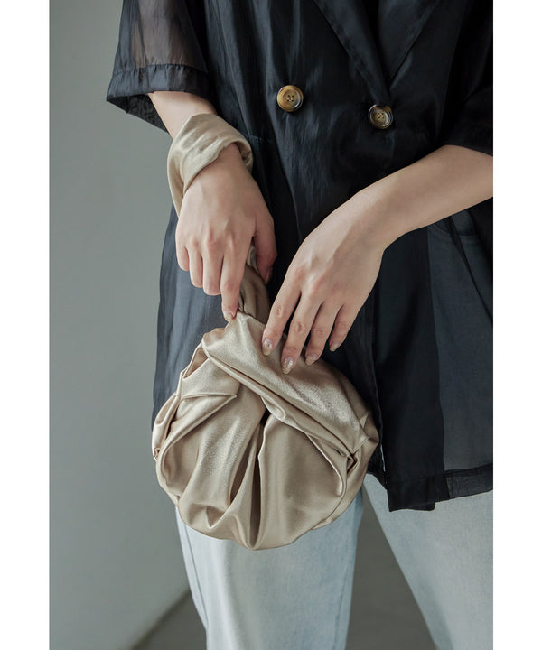 {"color":"\u30b4\u30fc\u30eb\u30c9","info":""}