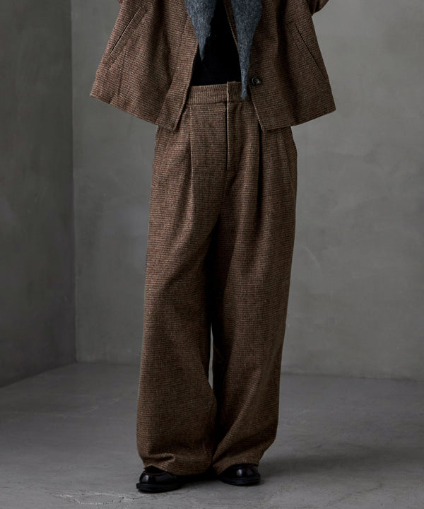 {"color":"\u30d6\u30e9\u30a6\u30f3","info":"model\uff1aH166cm size\uff1aF"}