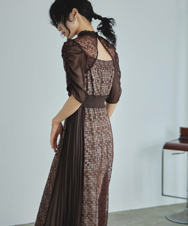 {"color":"\u30d6\u30e9\u30a6\u30f3","info":"model\uff1aH167cm size\uff1aM"}