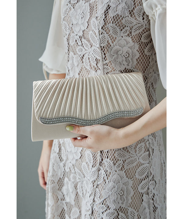 {"color":"\u30d9\u30fc\u30b8\u30e5","info":""}