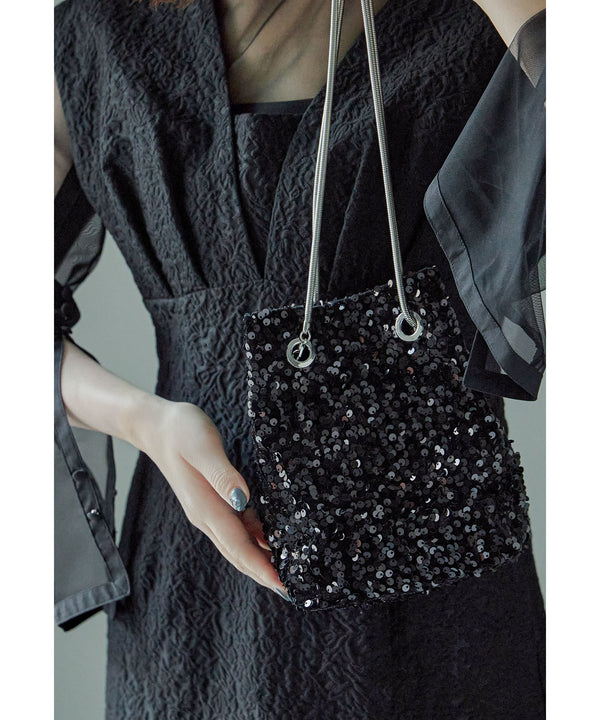 {"color":"\u30d6\u30e9\u30c3\u30af","info":""}