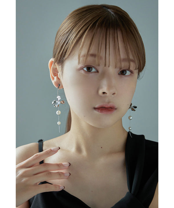 {"color":"\u30b7\u30eb\u30d0\u30fc","info":""}