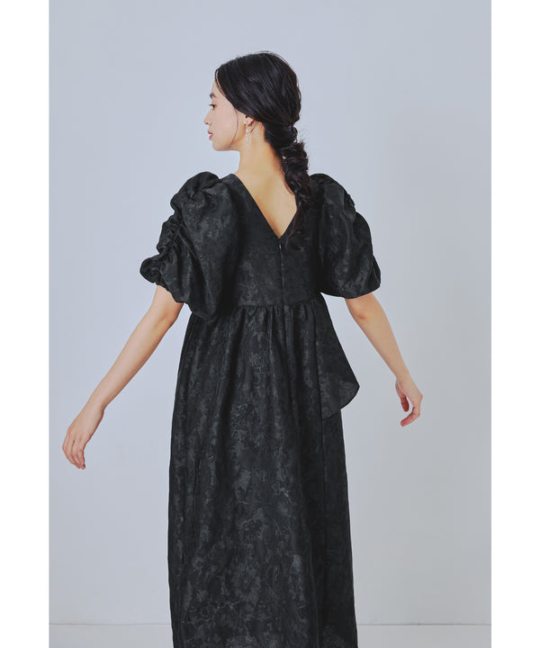 {"color":"\u30d6\u30e9\u30c3\u30af","info":"model\uff1aH165cm size\uff1aM"}