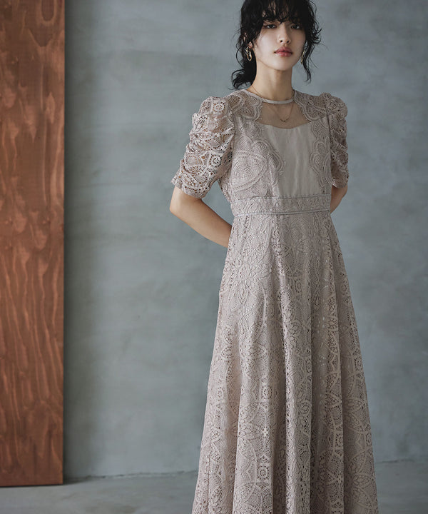 {"color":"\u30b0\u30ec\u30fc\u30b8\u30e5","info":"model\uff1aH167cm size\uff1aM"}