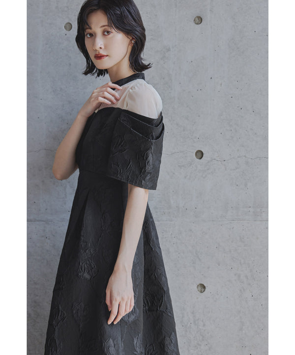 {"color":"\u30d6\u30e9\u30c3\u30af","info":"model\uff1aH166cm size\uff1aM"}