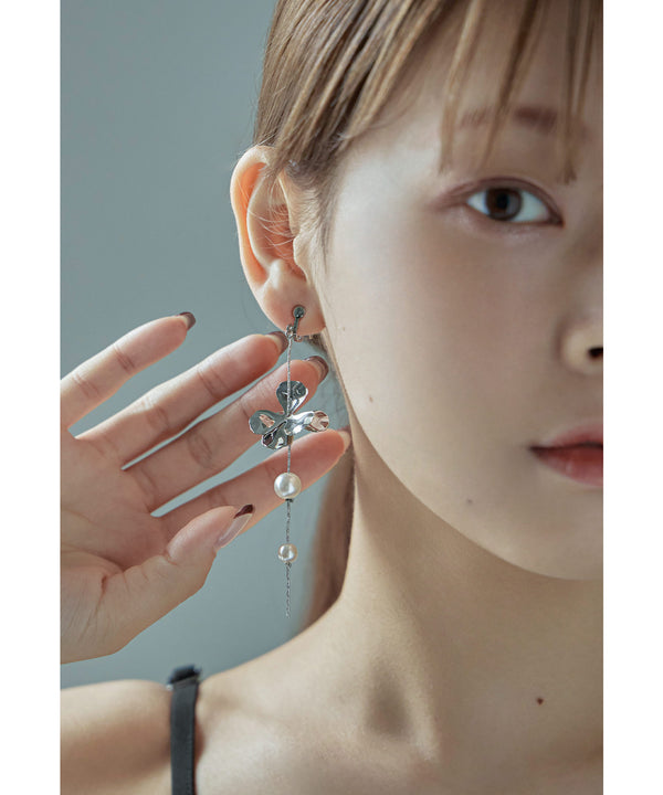 {"color":"\u30b7\u30eb\u30d0\u30fc","info":""}