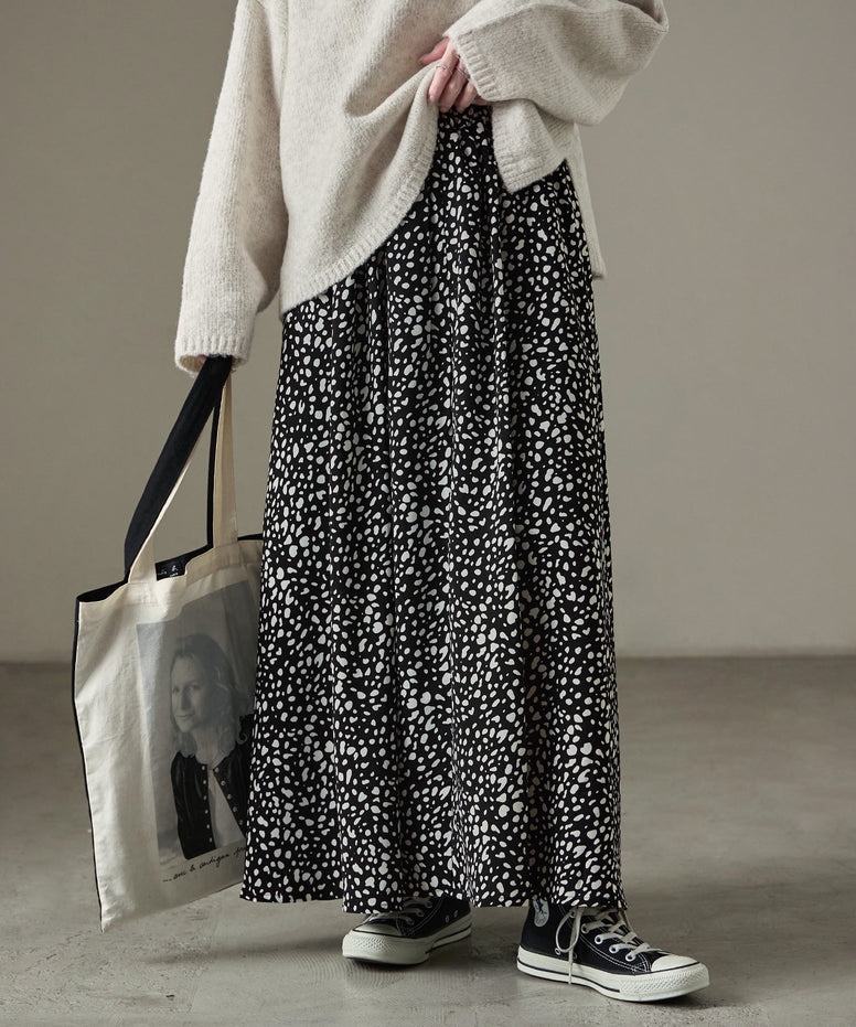 {"color":"\u30d6\u30e9\u30c3\u30af","info":"model\uff1aH158cm size\uff1aM"}