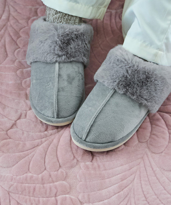 {"color":"\u30b0\u30ec\u30fc","info":""}