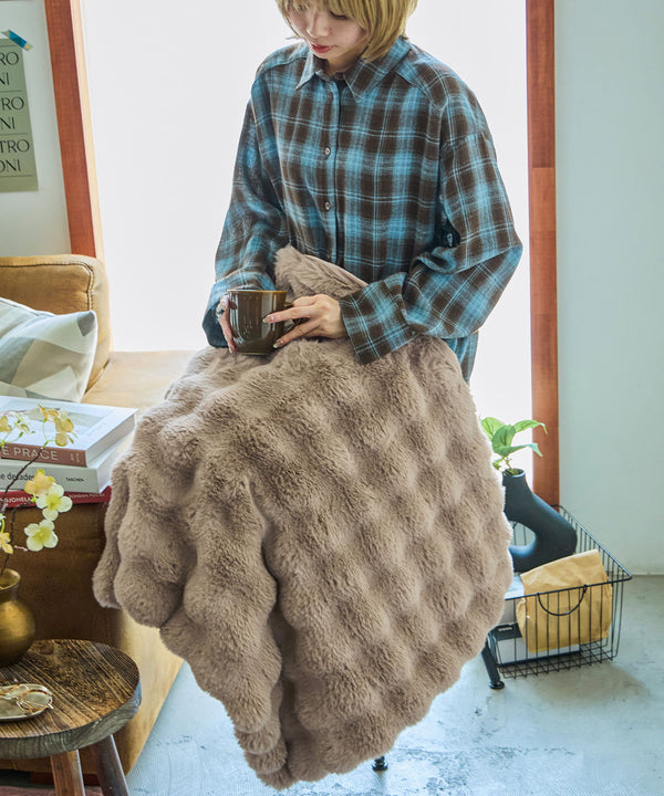 {"color":"\u30d9\u30fc\u30b8\u30e5","info":""}