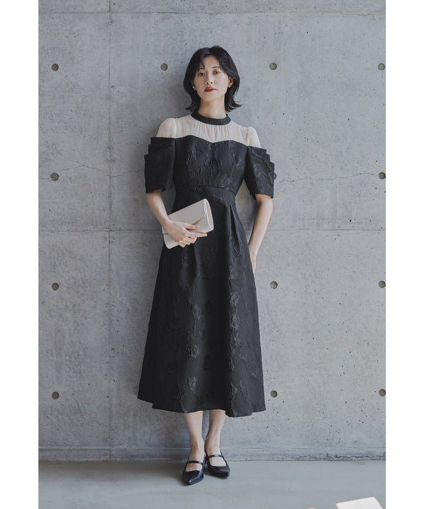 {"color":"\u30d6\u30e9\u30c3\u30af","info":"model\uff1aH166cm size\uff1aM"}