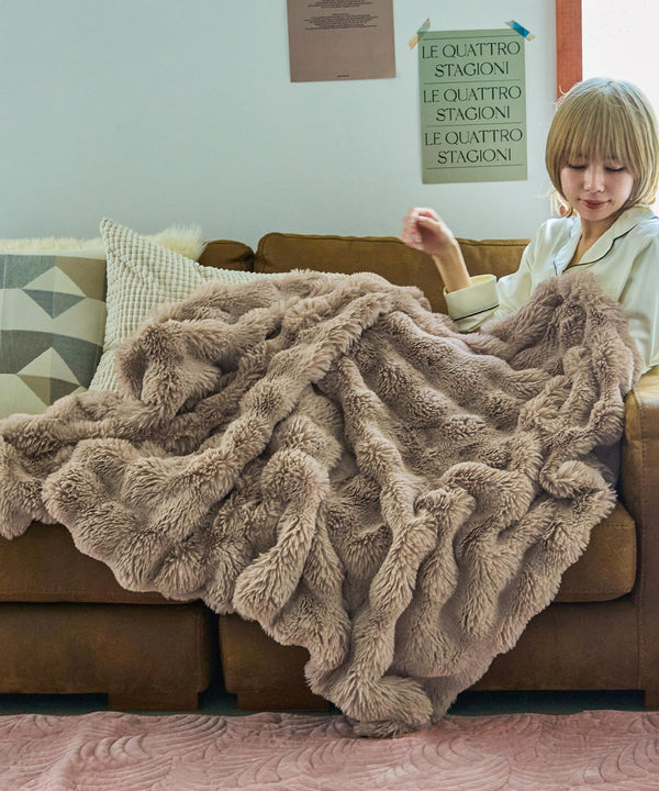 {"color":"\u30d9\u30fc\u30b8\u30e5","info":""}