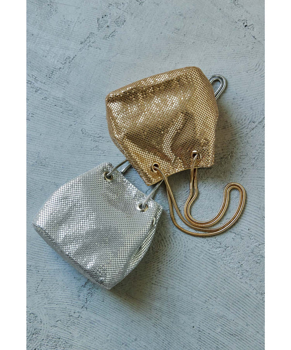 {"color":"","info":""}