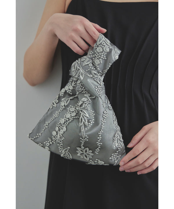 {"color":"\u30b7\u30eb\u30d0\u30fc","info":""}