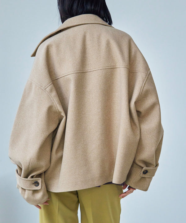 {"color":"\u6762\u30d9\u30fc\u30b8\u30e5","info":""}