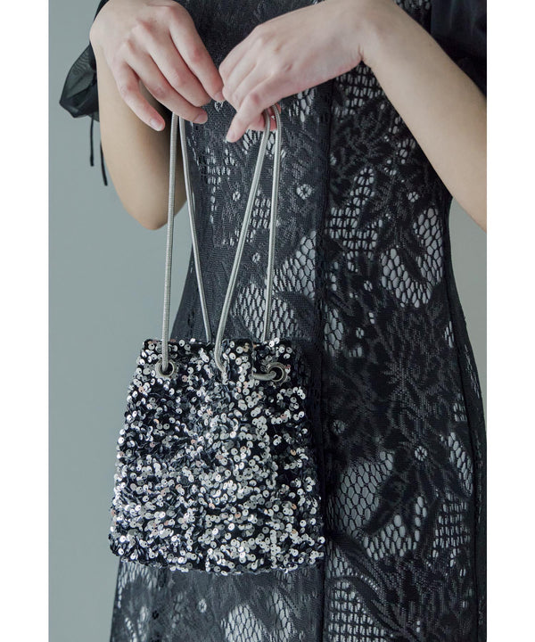 {"color":"\u30b7\u30eb\u30d0\u30fc","info":""}