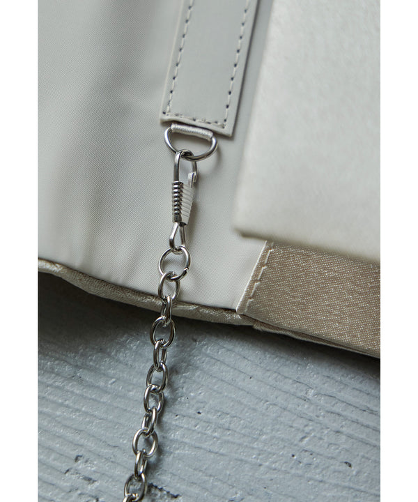 {"color":"","info":""}