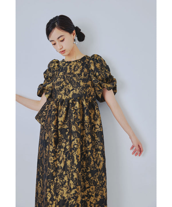 {"color":"\u30d6\u30ed\u30f3\u30ba","info":"model\uff1aH165cm size\uff1aM"}