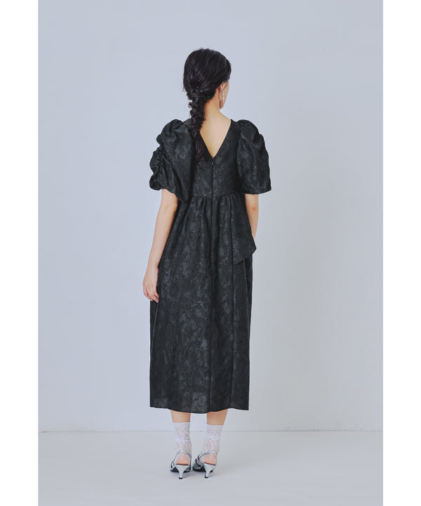 {"color":"\u30d6\u30e9\u30c3\u30af","info":"model\uff1aH165cm size\uff1aM"}