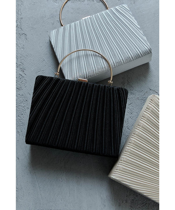 {"color":"\u30d6\u30e9\u30c3\u30af","info":""}