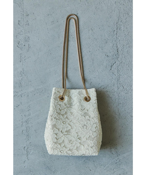 {"color":"\u30d9\u30fc\u30b8\u30e5","info":""}